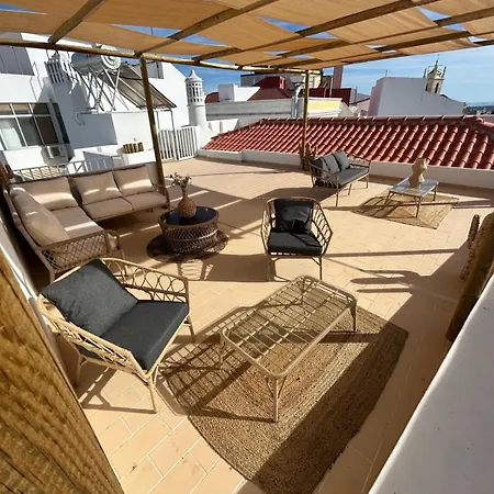 לינה וארוחת בוקר Casa Noava